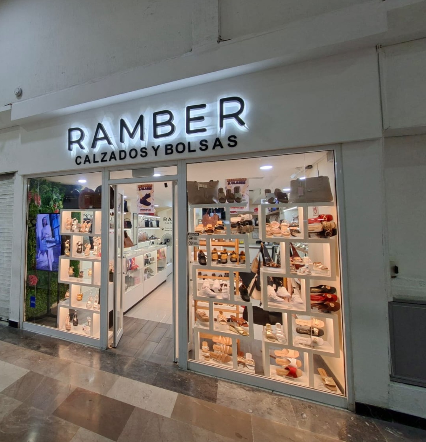 Sucursal RAMBER Plaza Crystal